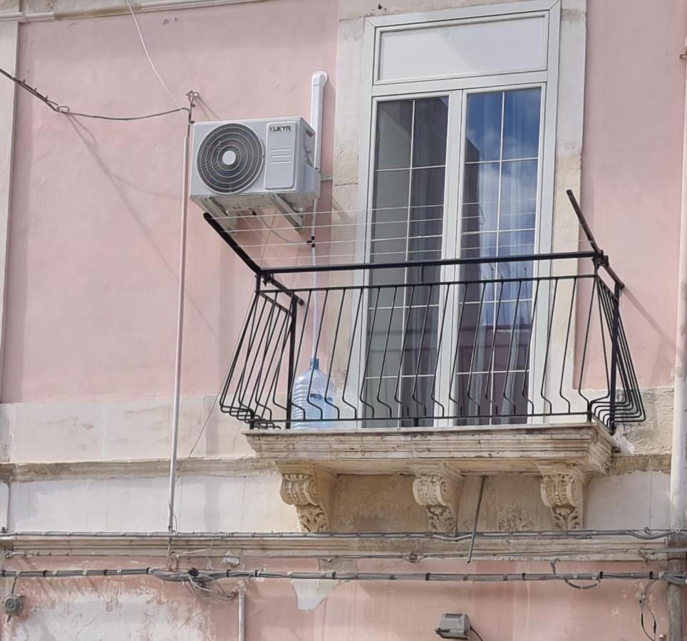 Residenza Giuseppina Villa Syracuse ภายนอก รูปภาพ